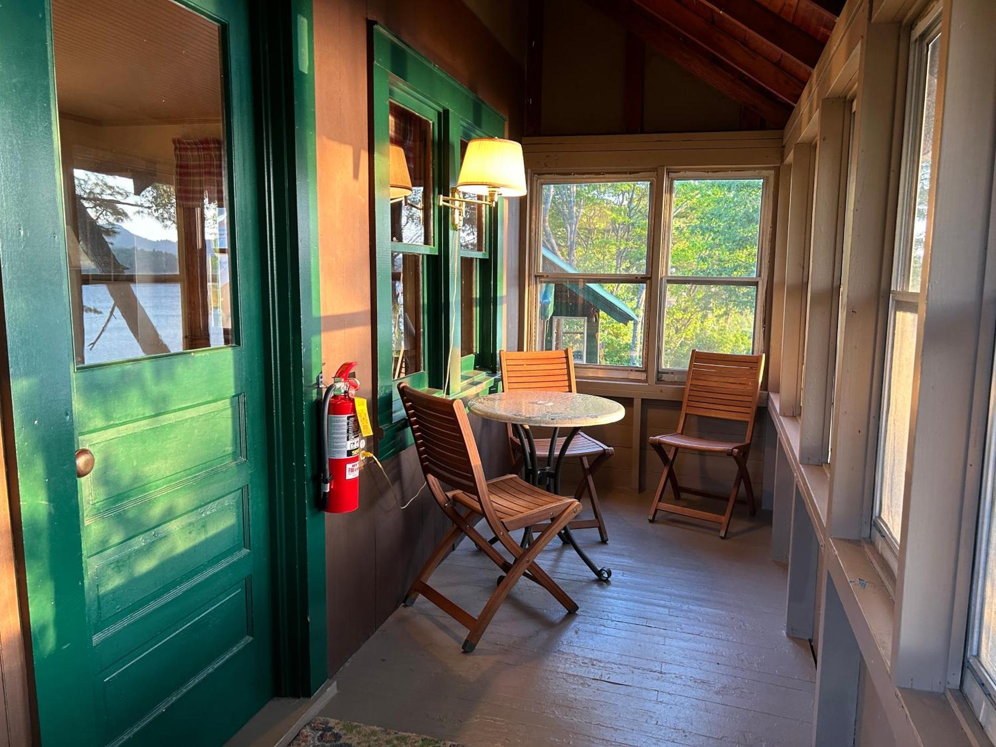 Paddler's Rest Lakeside And Lodge